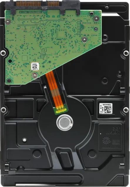 Жесткий диск Seagate IronWolf 4TB 3.5" 5400RPM 256MB SATA NAS ST4000VN006