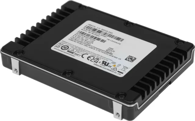 Твердотельный накопитель Samsung SSD 960Gb MZWL6960HFJA-00AW7 PM9D3a, U.3(2.5" 15mm), NVMe, PCIe 5.0