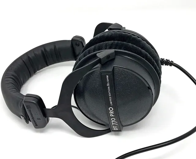 Наушники Beyerdynamic DT 770 PRO BLACK EDITION 80 OHMS